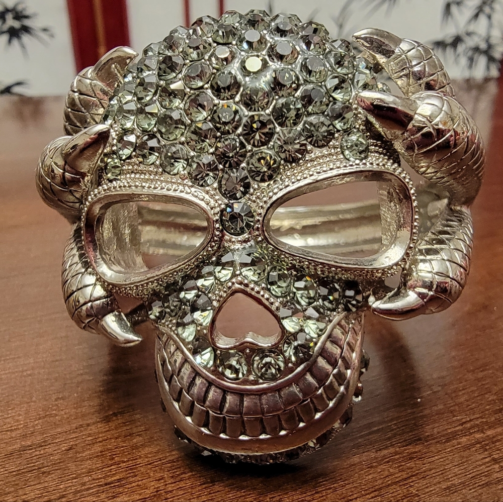 💀 Skull and Talons Hinge Statement Bracelet (Unique, Vintage, VHTF)